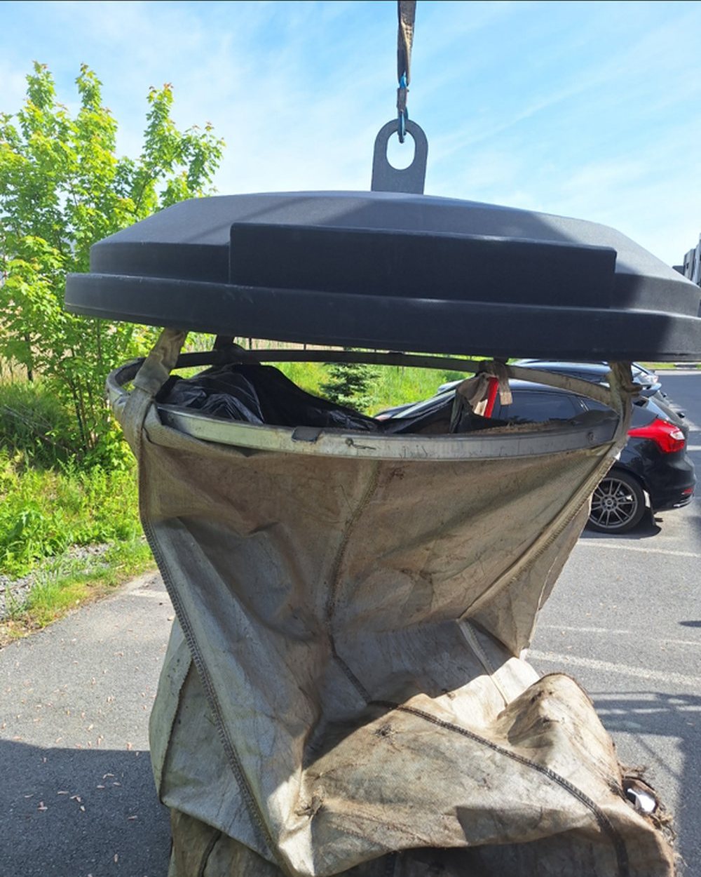 Sac de levage usé déposé pour remplacement